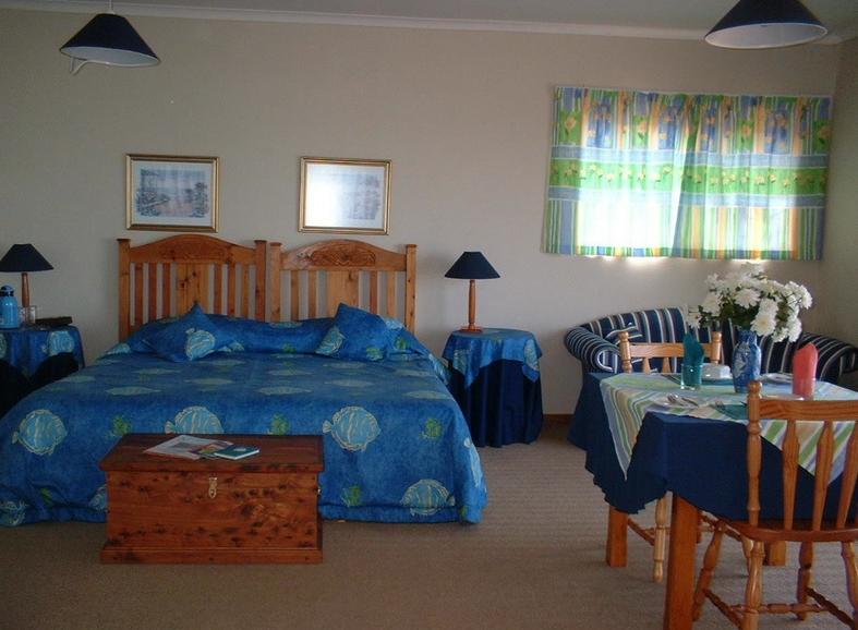 Spinning Reel - bedroom