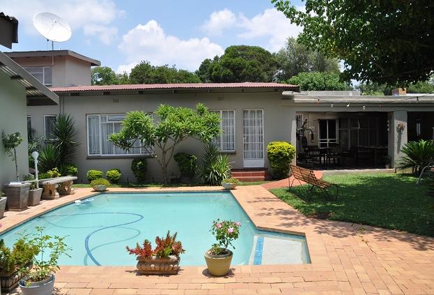 Queenswood Bed and Breakfast - pool