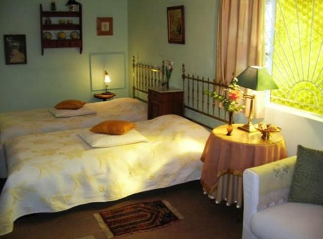 A La Fugue Guest House - bedroom