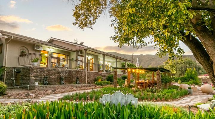 Die Fonteine Guesthouse | Oudtshoorn, Western Cape