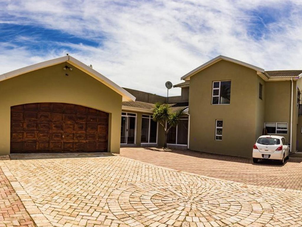 The Russel Guesthouse – Port Elizabeth (Gqeberha)