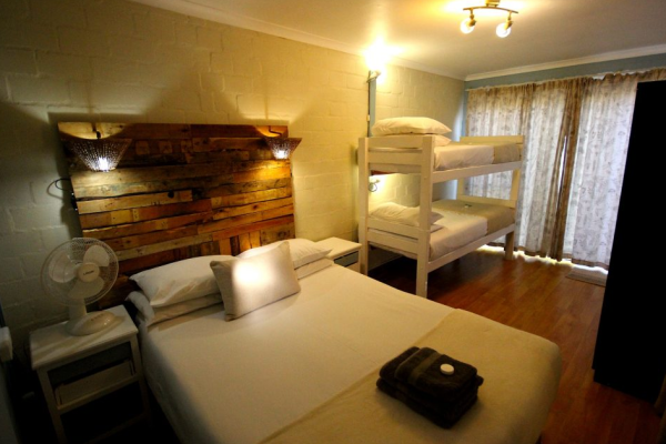 Saltycrax Backpackers and Surf Hostel – Table View, Cape Town, W. Cape
