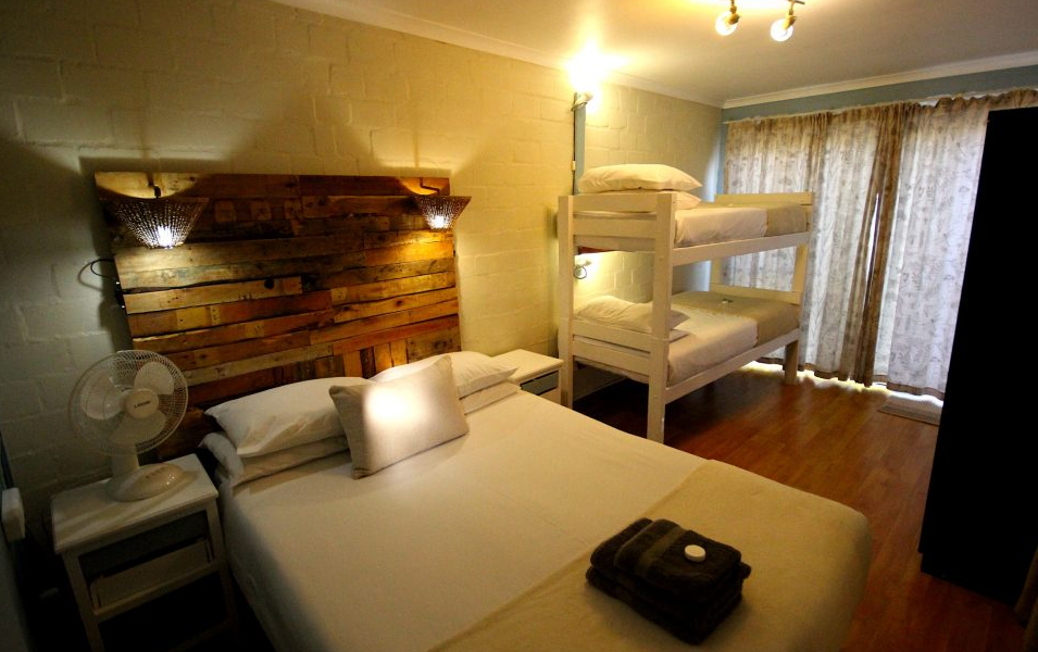 Saltycrax Backpackers and Surf Hostel – Table View, Cape Town, W. Cape